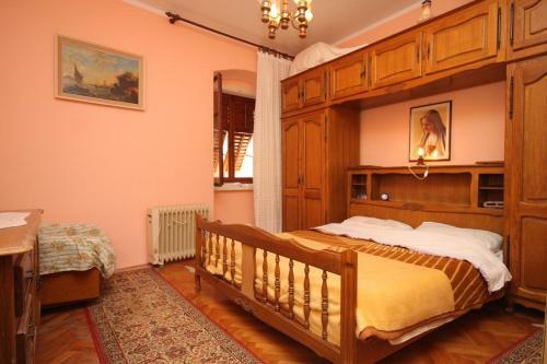 Hostal Apartments By The Sea Cres - 7875