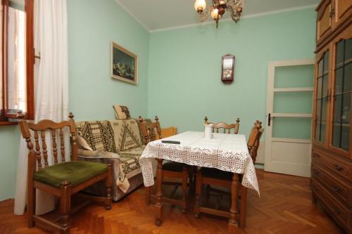 Hostal Apartments By The Sea Cres - 7875