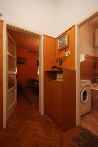 Hostal Apartments By The Sea Cres - 7875