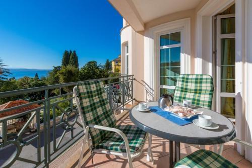 One-bedroom Apartment In Crikvenica Lvii