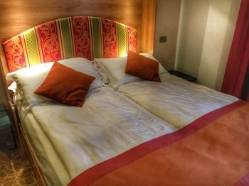 Ambassador Suite Hotel