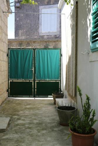 Apartments With A Parking Space Lumbarda (korcula) - 4472