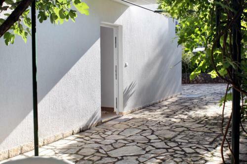 Apartments With A Parking Space Vantacici (krk) - 5425