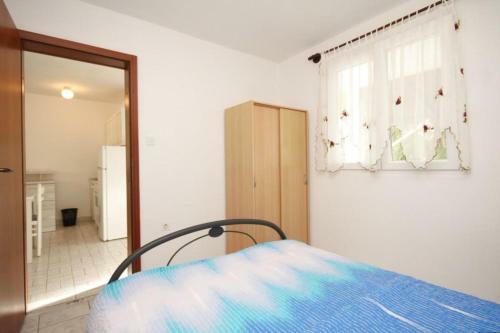 Apartments By The Sea Milna (vis) - 8895