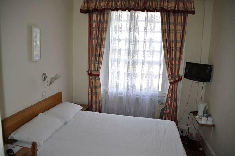 Hotel Barry House