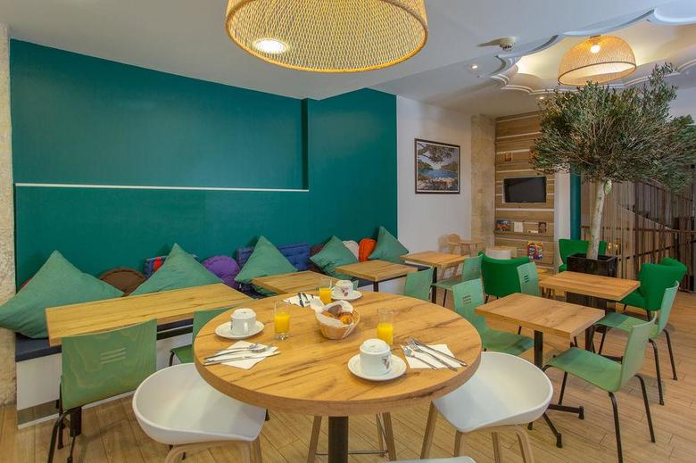 Hotel Aliz�