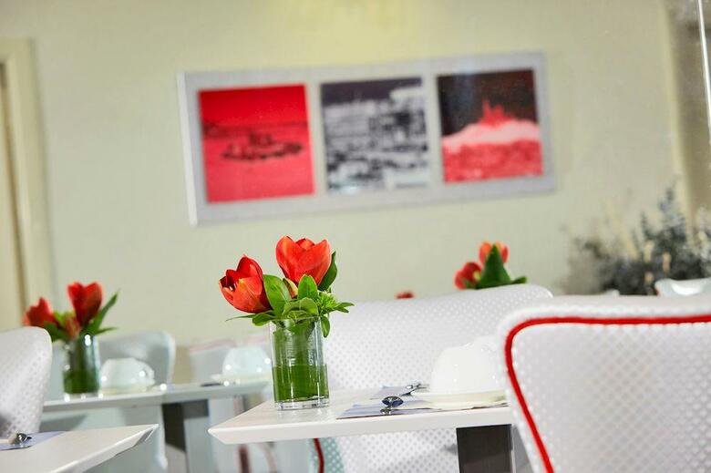 Hotel Kyriad Marseille Centre Paradis Prefecture