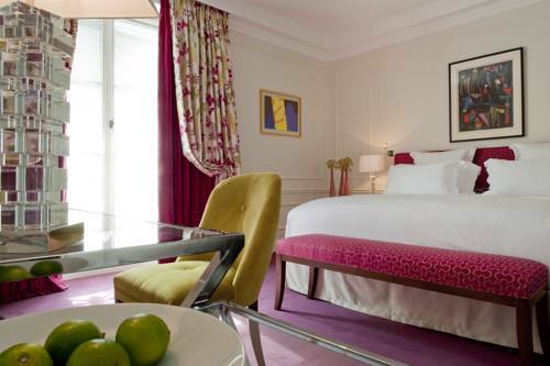 Hotel Le Burgundy Paris