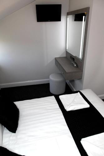 Hotel The Omega