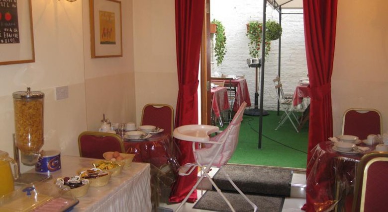 Glendale Hyde Park Hotel