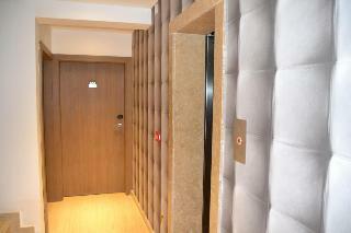 Pebbles Boutique Aparthotel