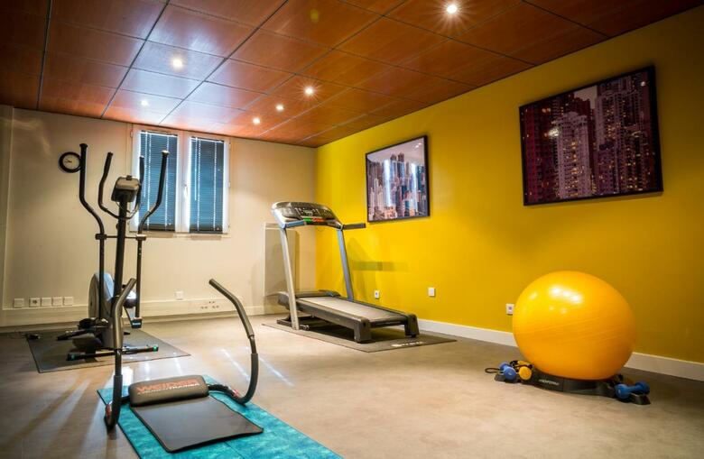 Atrium Hotel