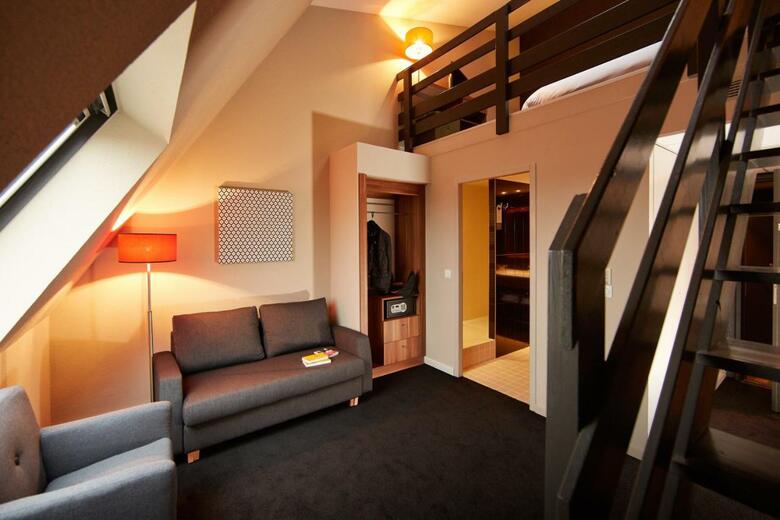 Atrium Hotel