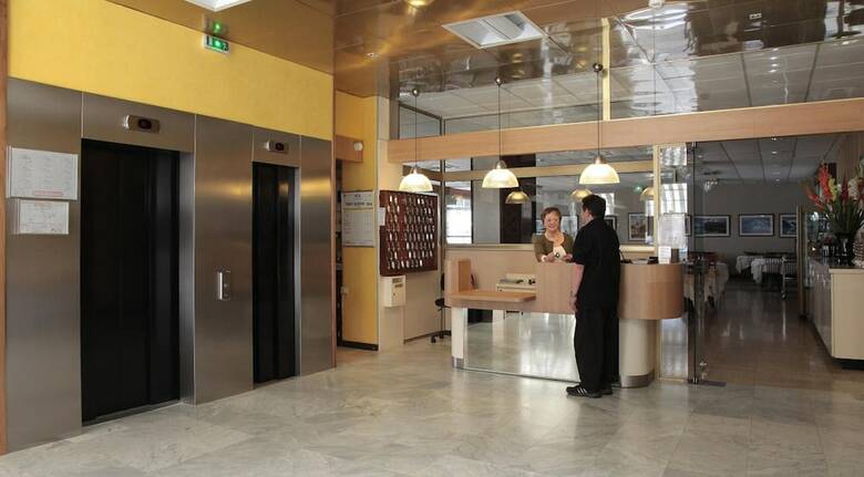 Hotel H�tel Sainte Suzanne