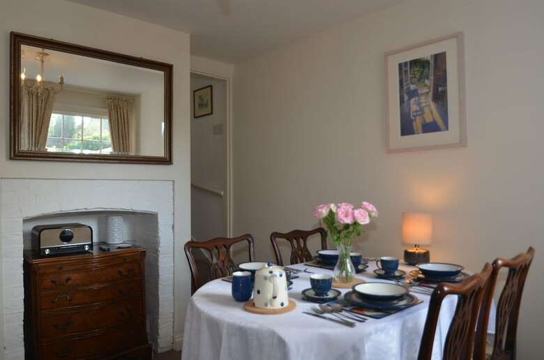 Crown Cottage