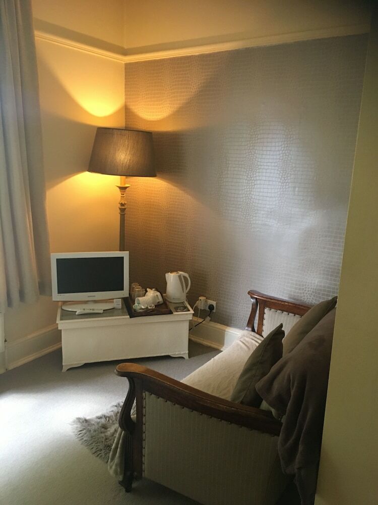 Hostal Cornerstones Guest House