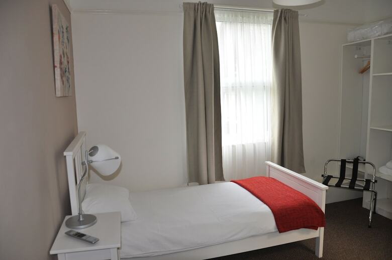 Hostal The Regent Guest House