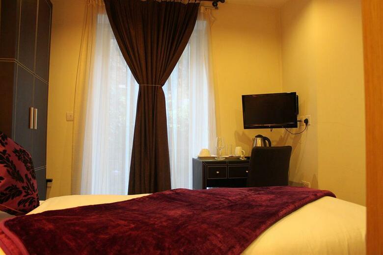The Hyde Park Hotel