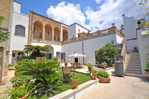 Palazzo De Donatis B&B