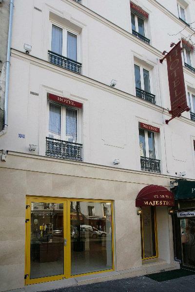 121 Paris Hotel
