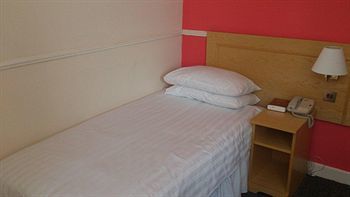 Chequers Plaza Hotel