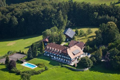 Hotel Sch�ne Aussicht