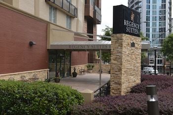 Hotel Regency Suites