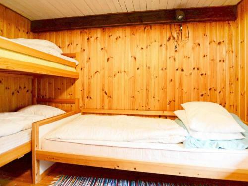 Two-bedroom Holiday Home In Vissefj�rda 2
