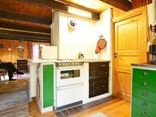 Two-bedroom Holiday Home In Vissefj�rda 2