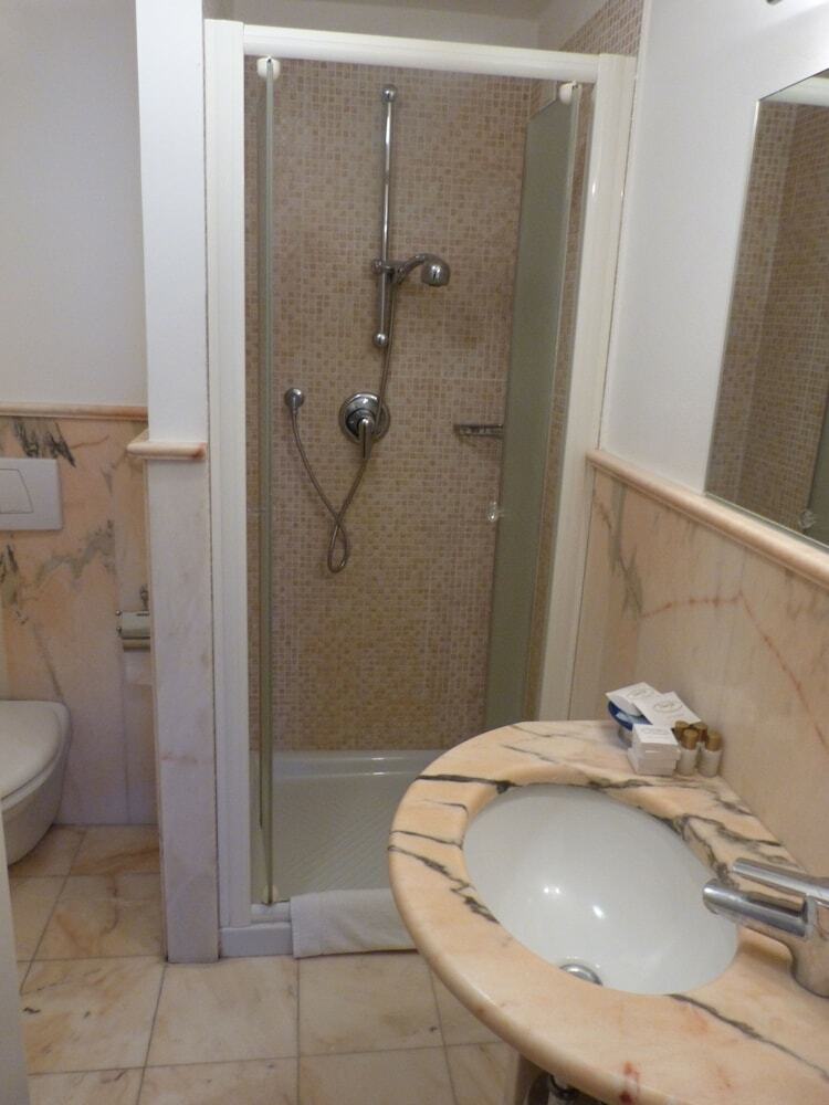 Hotel Joli