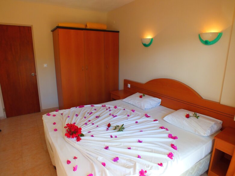 Tuntas Apart Hotel Kusadasi