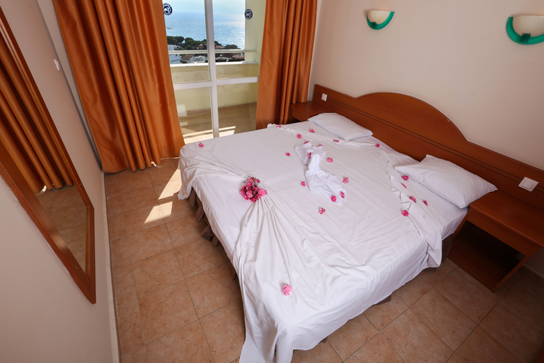 Tuntas Apart Hotel Kusadasi