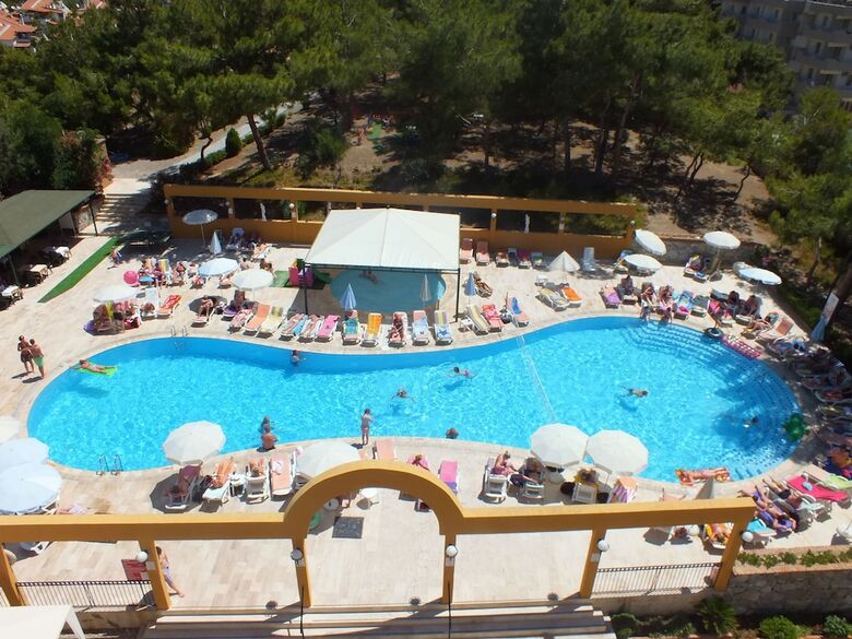 Tuntas Apart Hotel Kusadasi