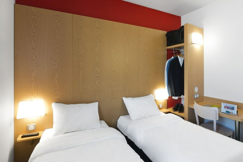 Hotel B&B H�tel Niort Marais Poitevin