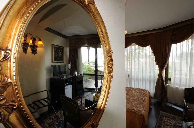 Megara Hotel