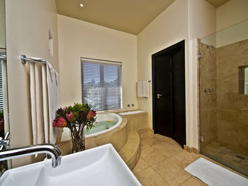 Lodge On The Lake & Wellness Spa
