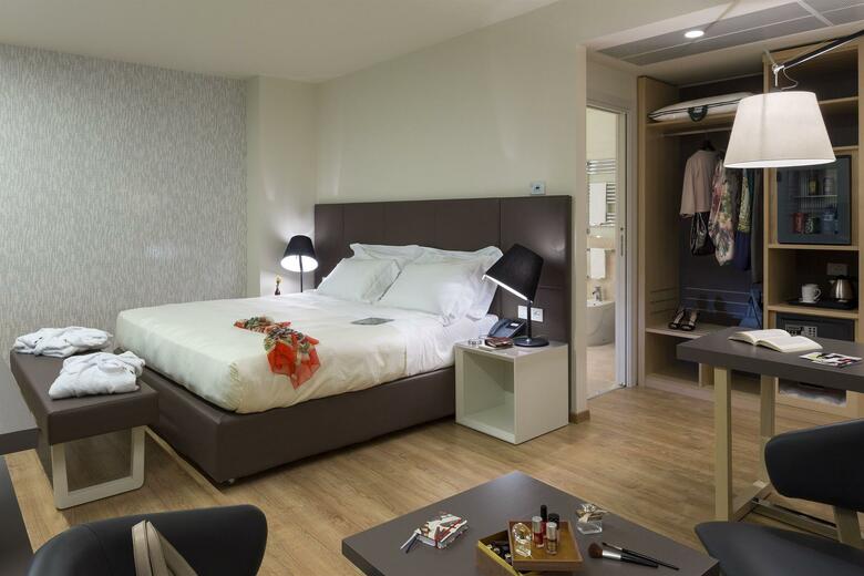 Hotel UNA Century