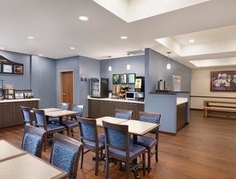 Hotel Days Inn And Suites Lindsay