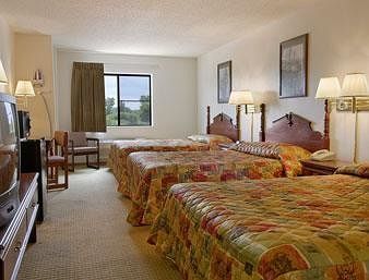 Hotel Super 8 Dekalb Il