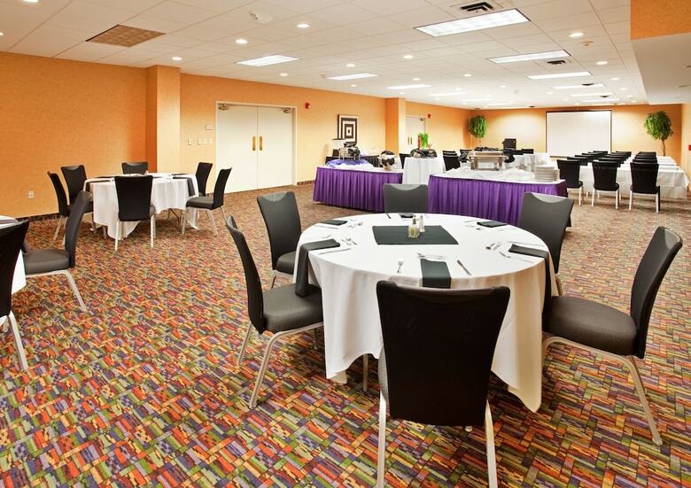 Hotel Holiday Inn Manhattan At The Campus