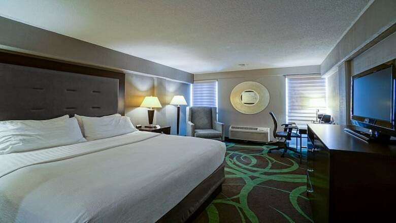Hotel Holiday Inn Manhattan At The Campus