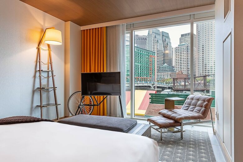 The Envoy Hotel, Autograph Collection