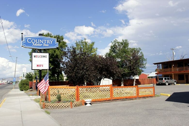 Hotel Country Motor Inn