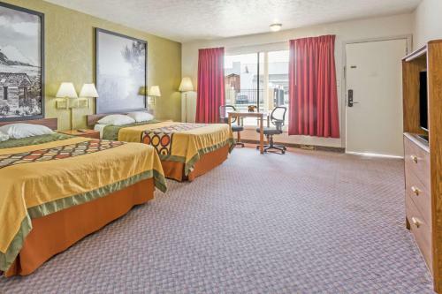 Hotel Super 8 By Wyndham Wells
