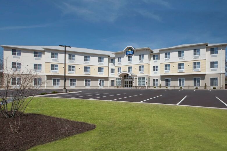 Hotel Days Inn & Suites Altoona