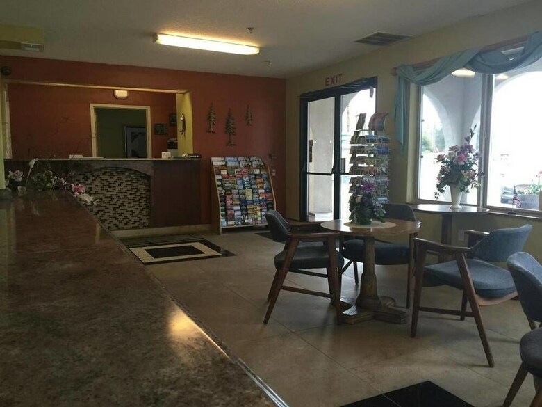 Motel Timberland Inn & Suites