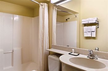 Hotel Stay Beyond Inn & Suites