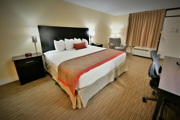 Hotel Ramada Conference Center Jacks