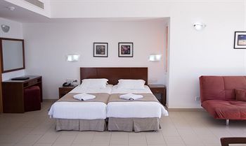 Hotel Theo Sunset Bay Holiday Village