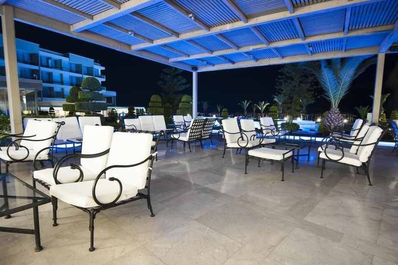 Hotel The Ixian Grand